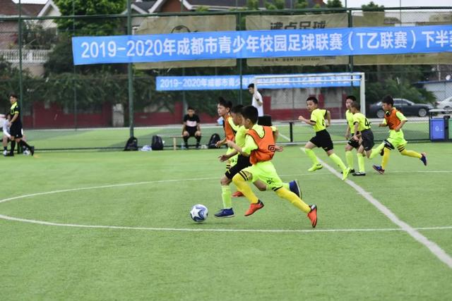 薪资专家：湖人可打包交易角色球员回收至多910万 但他们缺选秀权